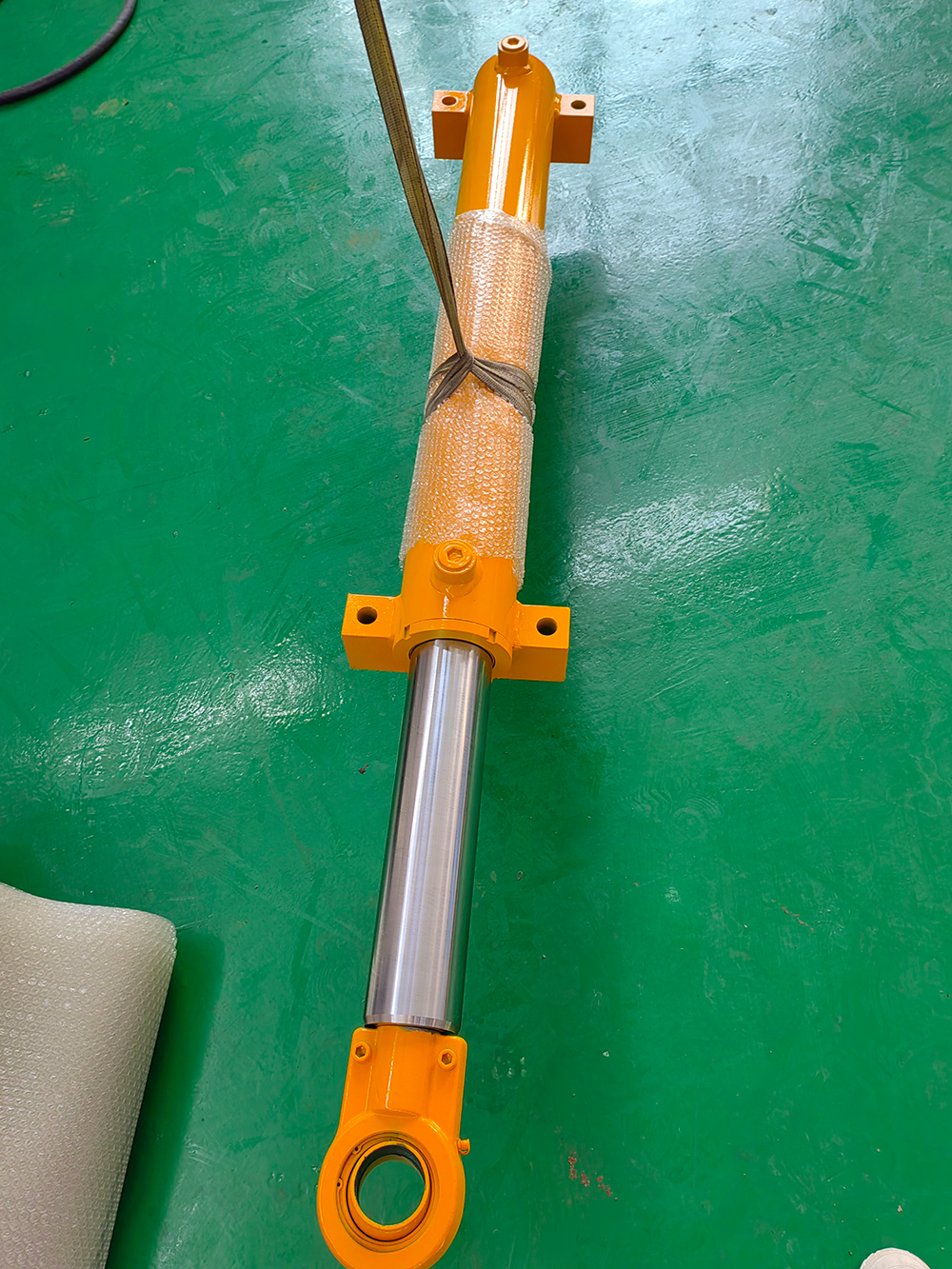 液压缸